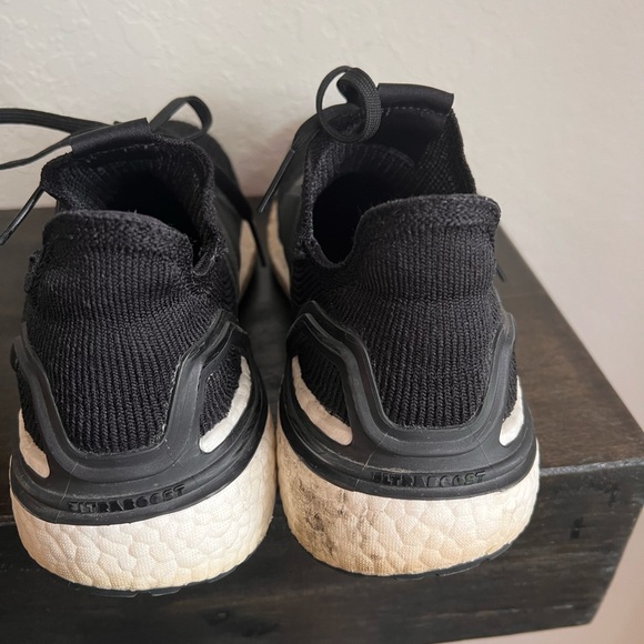 Adidas Ultraboost Black size 9 - used - Picture 5 of 6